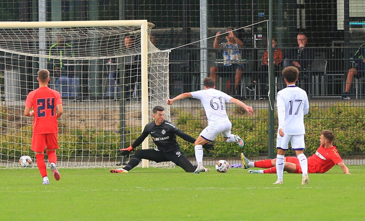 MM Stoica e surprins, după 2-5 cu Anderlecht: „Nu-l știam, dar acum e imposibil să nu-l foloseşti”