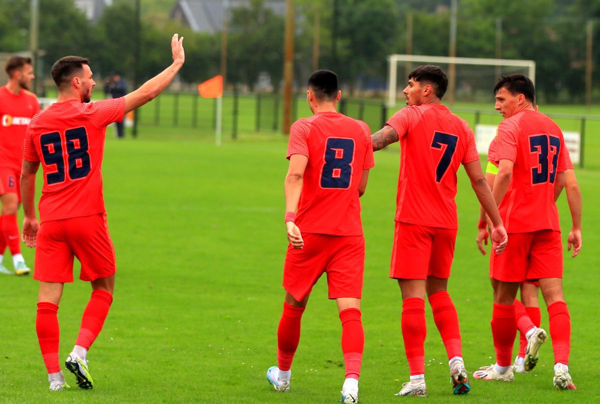 Soluția surprinzătoare încercată de FCSB » Cine a ajuns să joace în locul lui Compagno la meciul cu Anderlecht