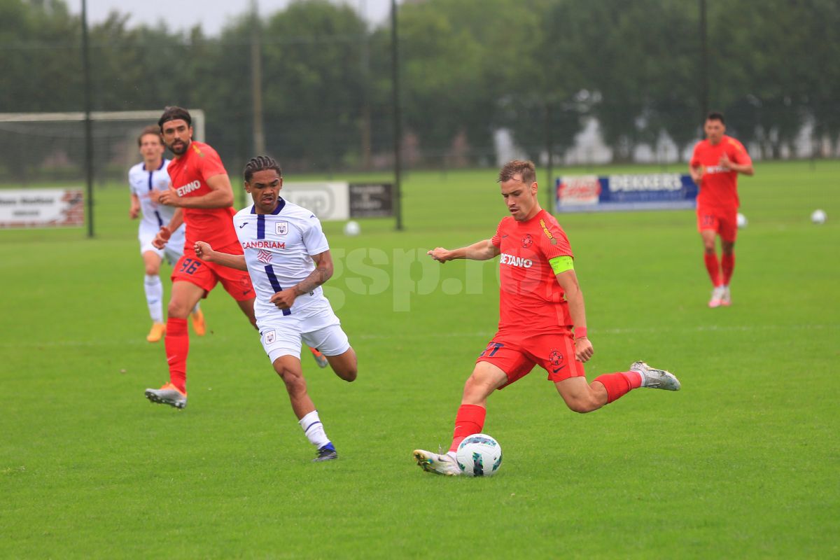 Nervi și scandal pe teren în FCSB - Anderlecht! Gestul lui Florinel Coman a provocat furia belgienilor