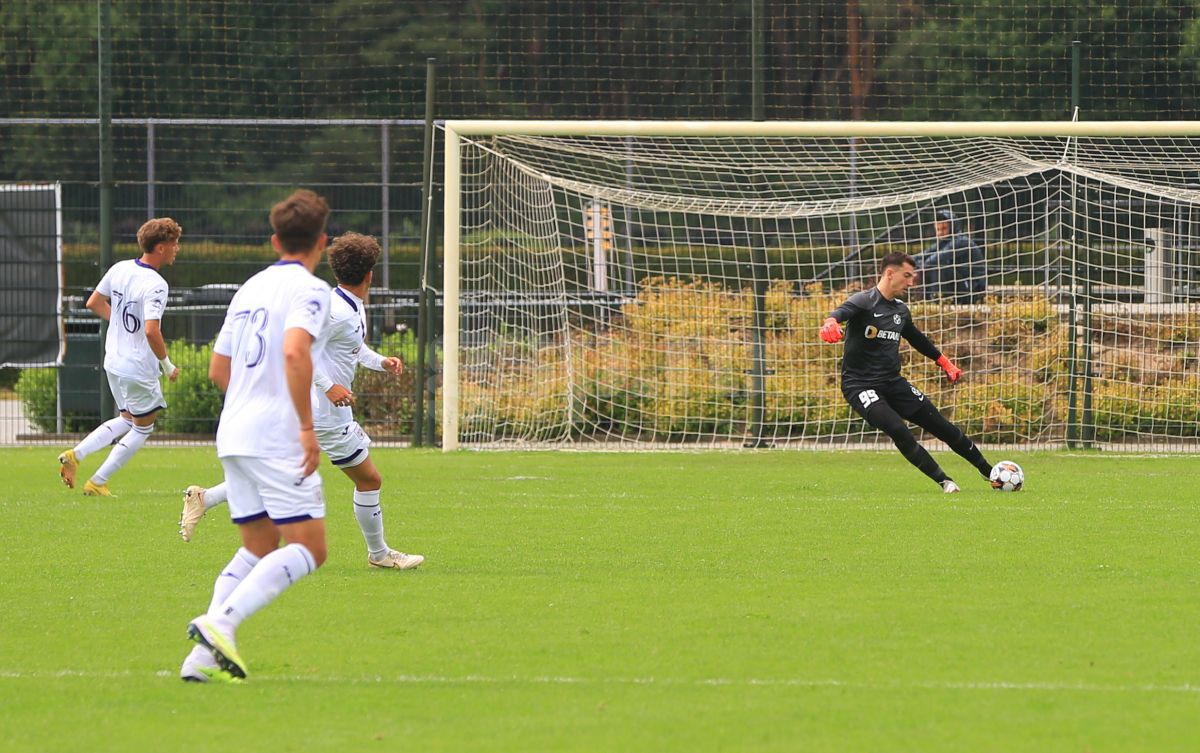 MM Stoica e surprins, după 2-5 cu Anderlecht: „Nu-l știam, dar acum e imposibil să nu-l foloseşti”