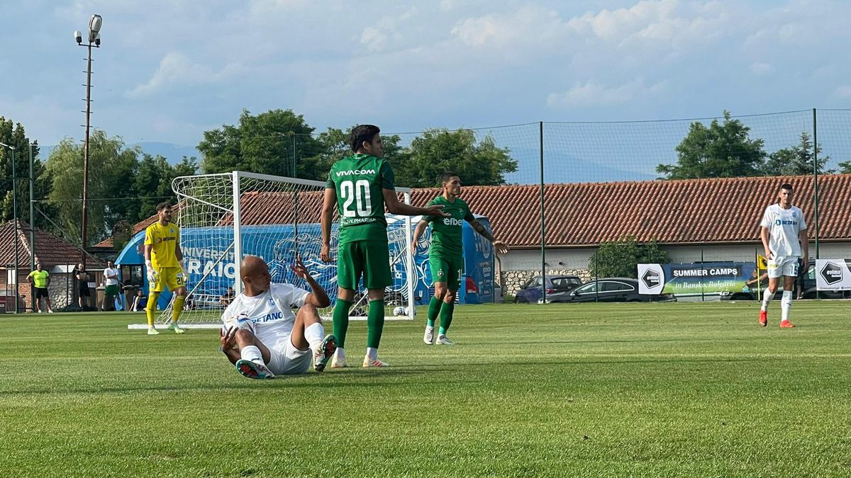 Panică la Universitatea Craiova » Lovit, Mitriță a ieșit de pe teren în minutul 36 al amicalului cu Ludogorets! Ce s-a întâmplat