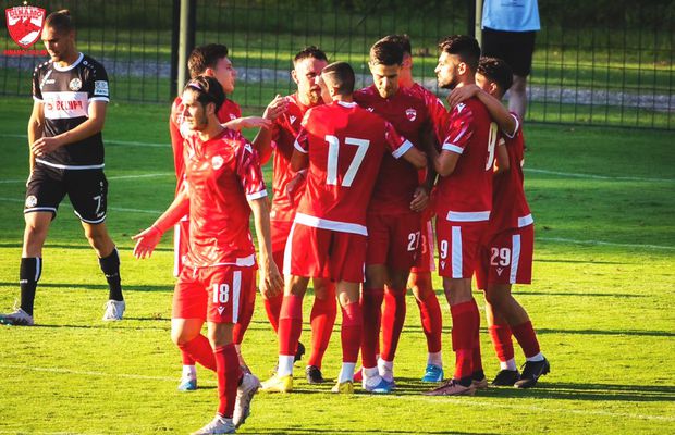 Interviu inedit cu dinamoviștii » Cine ar face carieră în UFC și cine poate concura la „Insula Iubirii”: „Am ispita lângă mine!” :D