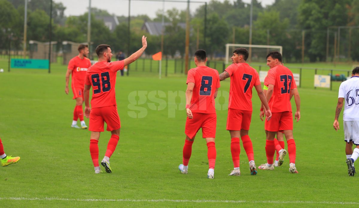 Nervi și scandal pe teren în FCSB - Anderlecht! Gestul lui Florinel Coman a provocat furia belgienilor