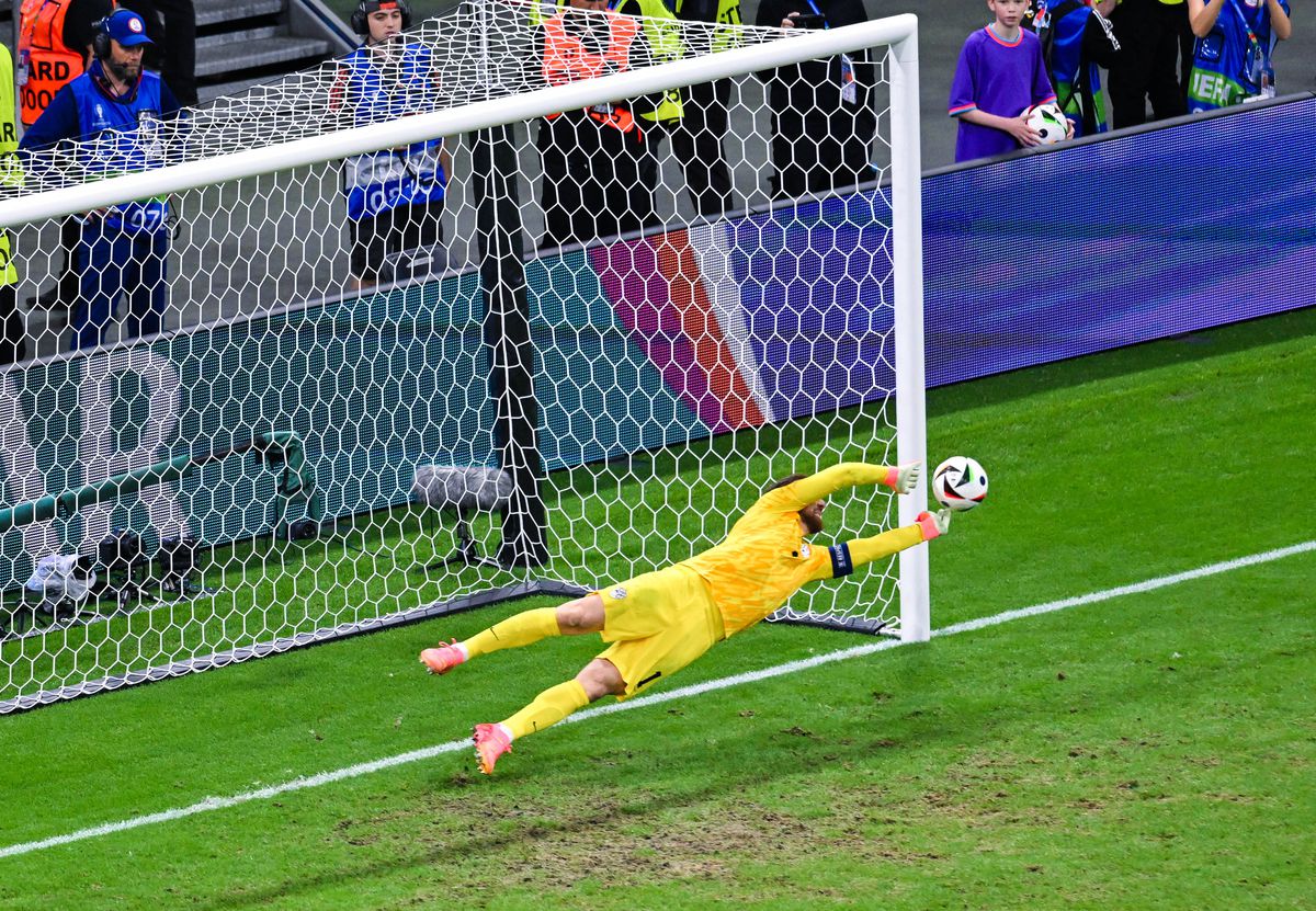 Cristiano Ronaldo, în lacrimi după penalty-ul ratat cu Slovenia » A fost cu greu consolat de coechipieri