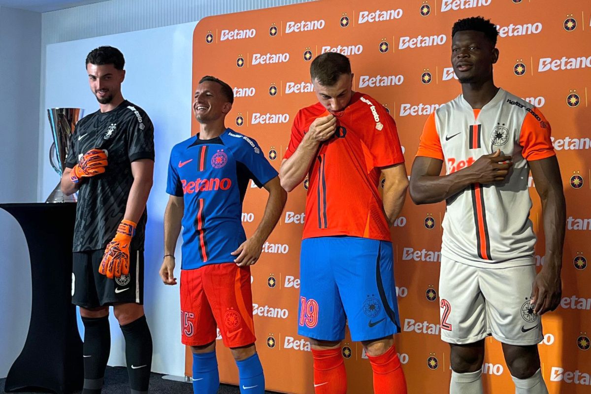FCSB și-a prezentat noul echipament pentru sezonul 2024-2025 » Fostul dinamovist Daniel Popa a pupat sigla noului club