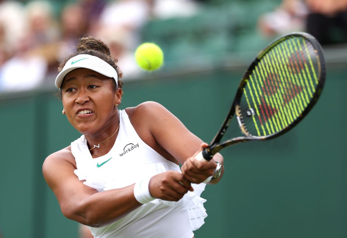 Victorioasă după 6 ani la Wimbledon, Naomi Osaka a stârnit o controversă » Rochia aleasă i-a „încins” pe fani: „Prea scurtă!” / „Nu respectă codul”