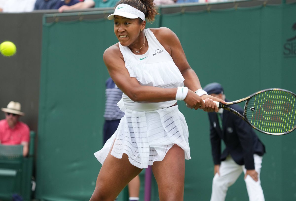 Victorioasă după 6 ani la Wimbledon, Naomi Osaka a stârnit o controversă » Rochia aleasă i-a „încins” pe fani: „Prea scurtă!” / „Nu respectă codul”