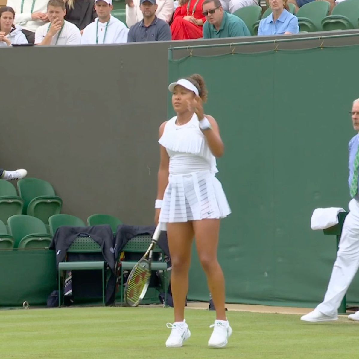 Victorioasă după 6 ani la Wimbledon, Naomi Osaka a stârnit o controversă » Rochia aleasă i-a „încins” pe fani: „Prea scurtă!” / „Nu respectă codul”