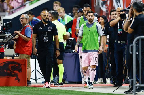 Yassine Chueko și Lionel Messi / Foto: Imago
