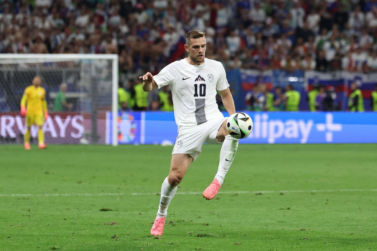 Premianții și restanțierii de la Euro » Am tras linie înaintea sferturilor: „ceasul” care a greșit doar 20 de pase + el e Superman!