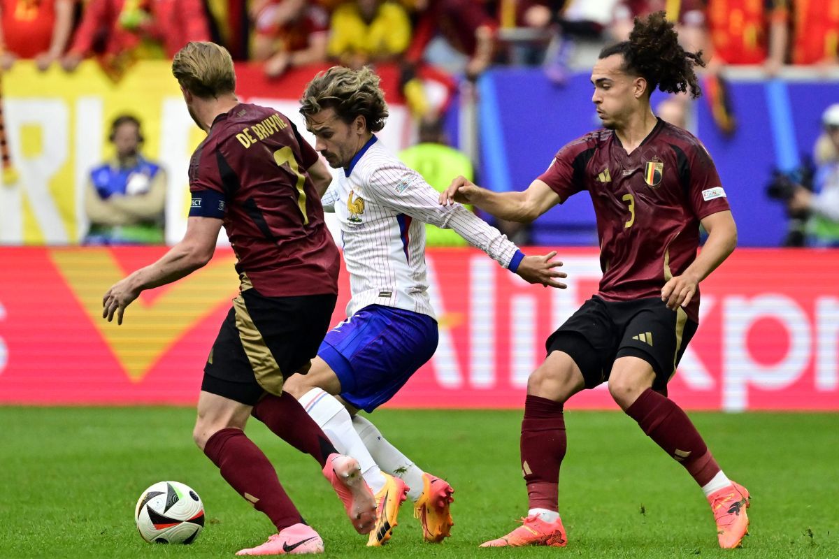 Kevin de Bruyne nu și-a dat seama că e filmat! Cuvântul rostit în spatele jurnaliștilor, după eliminarea de la Euro 2024