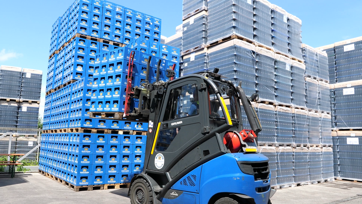 Noroc, România! GSP.ro a vizitat cea mai veche fabrică de bere din lume, lângă München. Produce din anul 1040!