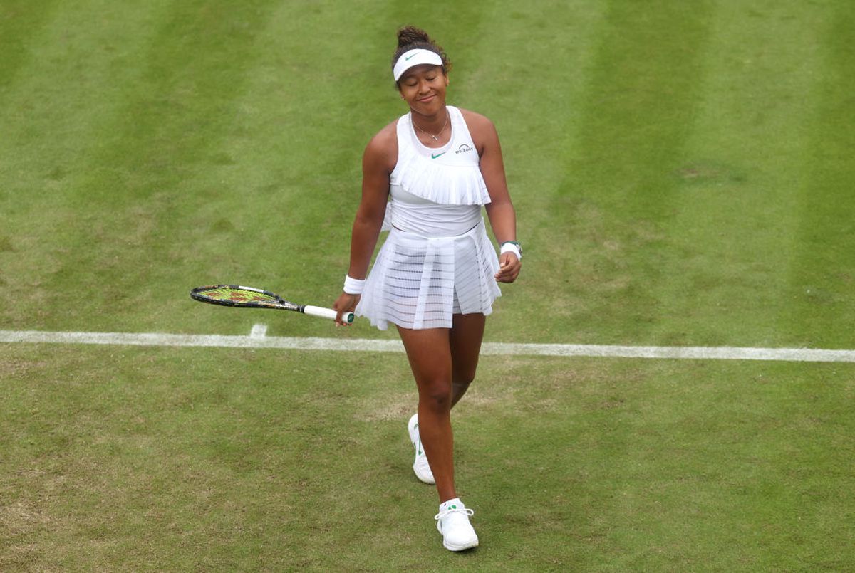 Victorioasă după 6 ani la Wimbledon, Naomi Osaka a stârnit o controversă » Rochia aleasă i-a „încins” pe fani: „Prea scurtă!” / „Nu respectă codul”