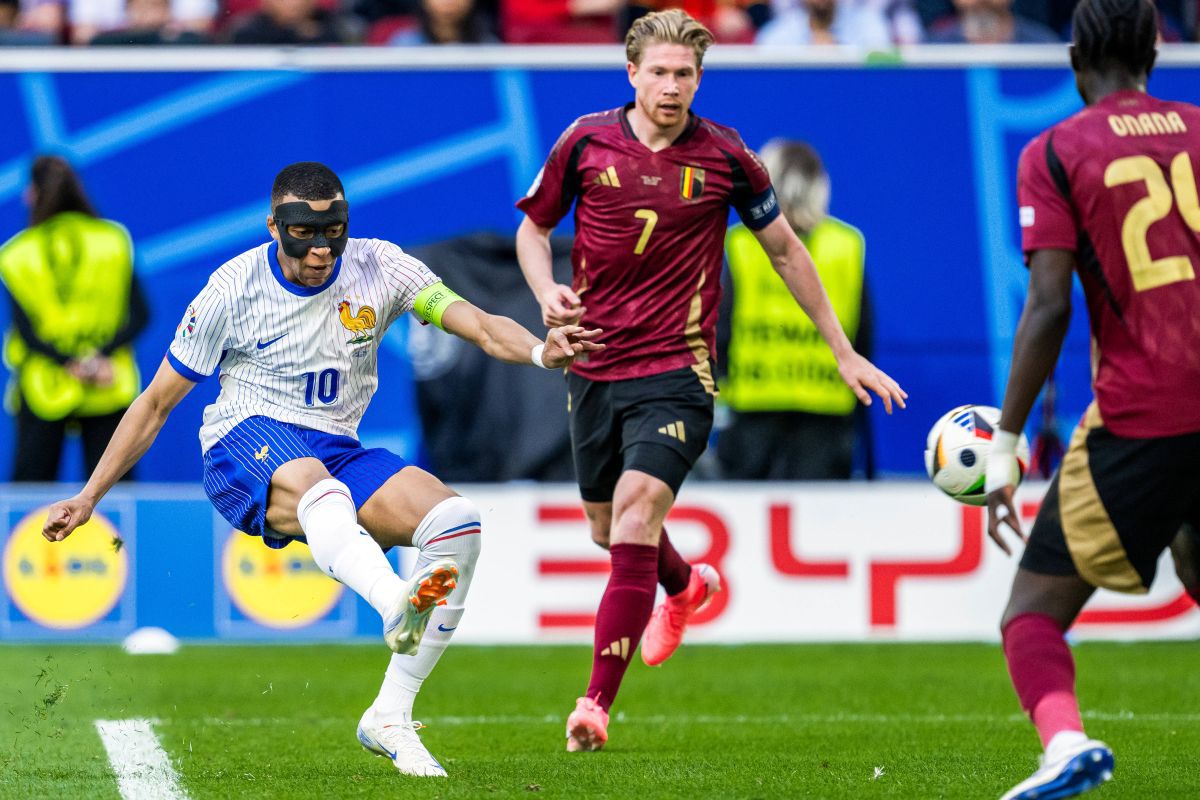 Kevin de Bruyne nu și-a dat seama că e filmat! Cuvântul rostit în spatele jurnaliștilor, după eliminarea de la Euro 2024