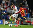 George Mikautadze (în duel cu Marc Cucurella) n-a putut rezista Spaniei în „optimea” de duminică (1-4) / Foto: Imago