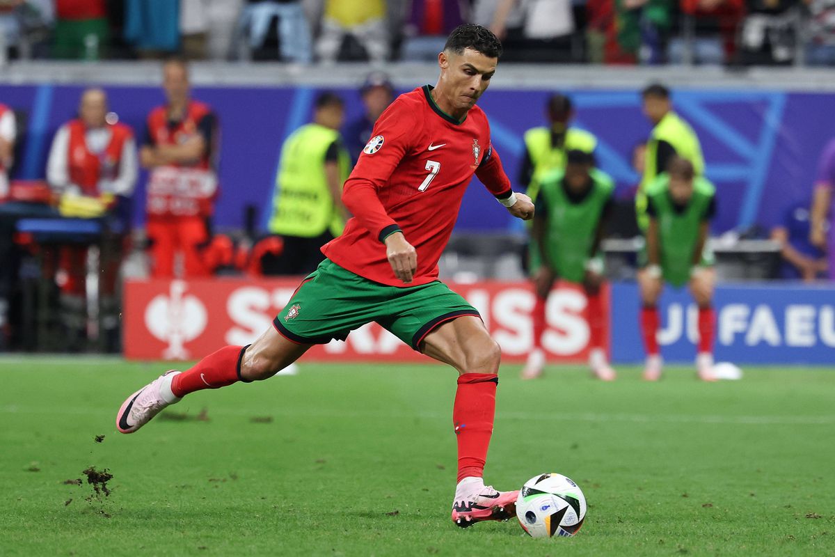 Cristiano Ronaldo, în lacrimi după penalty-ul ratat în Portugalia - Slovenia