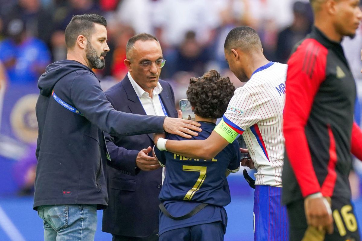 Mbappe face SCUT în fața starului criticat din toate părțile: „E nedrept, păcat că loviți în el!”