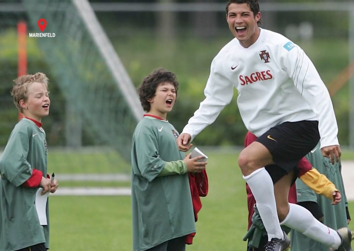 Oh, Carolina! Povestea emoționantă a fanei lui Cristiano Ronaldo care visează să-și revadă idolul după 18 ani!