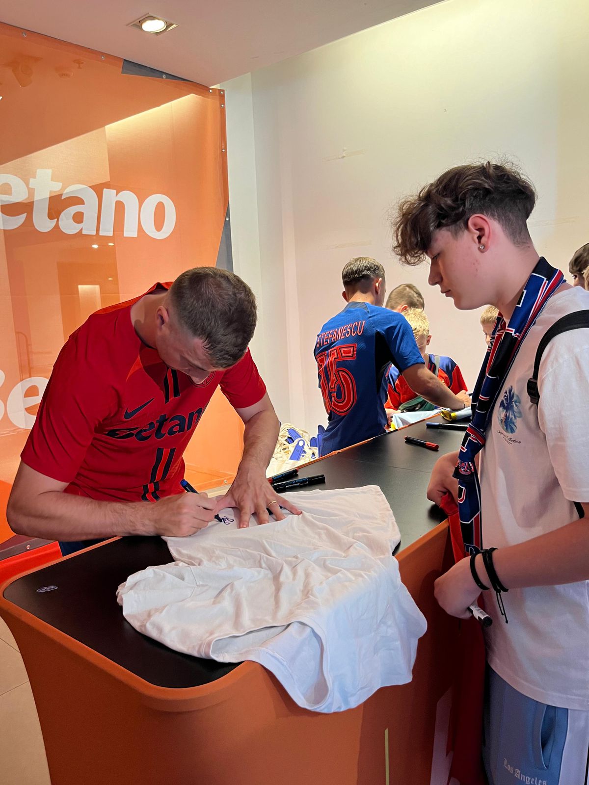 FCSB și-a prezentat echipamentul pentru sezonul 2024-2025 de Superliga