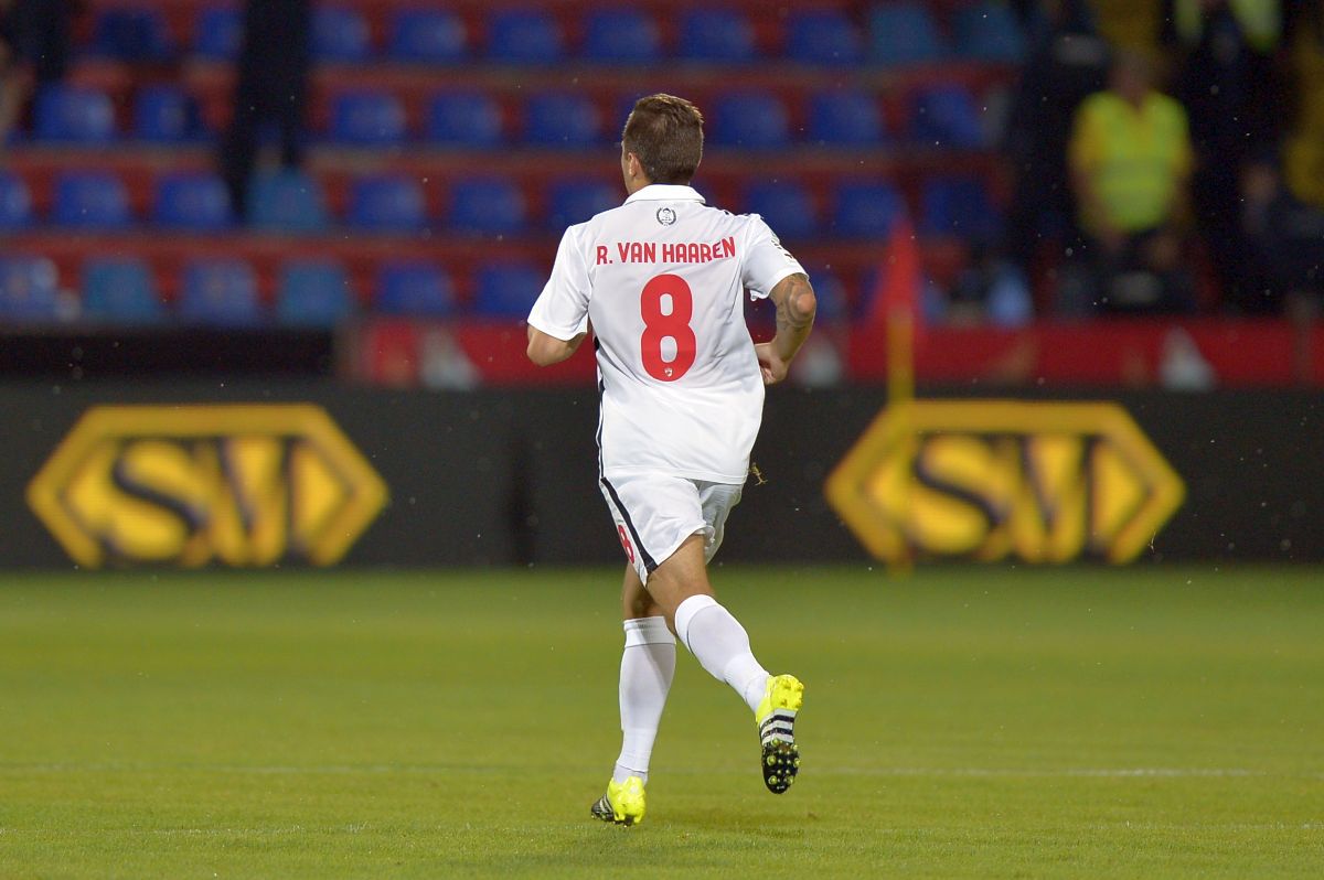 „Nu putem subestima România!” » L-am găsit pe olandezul care a jucat la Dinamo, fost coleg cu Van Dijk. Ne avertizează: „El e omul pe care trebuie să-l urmăriți”