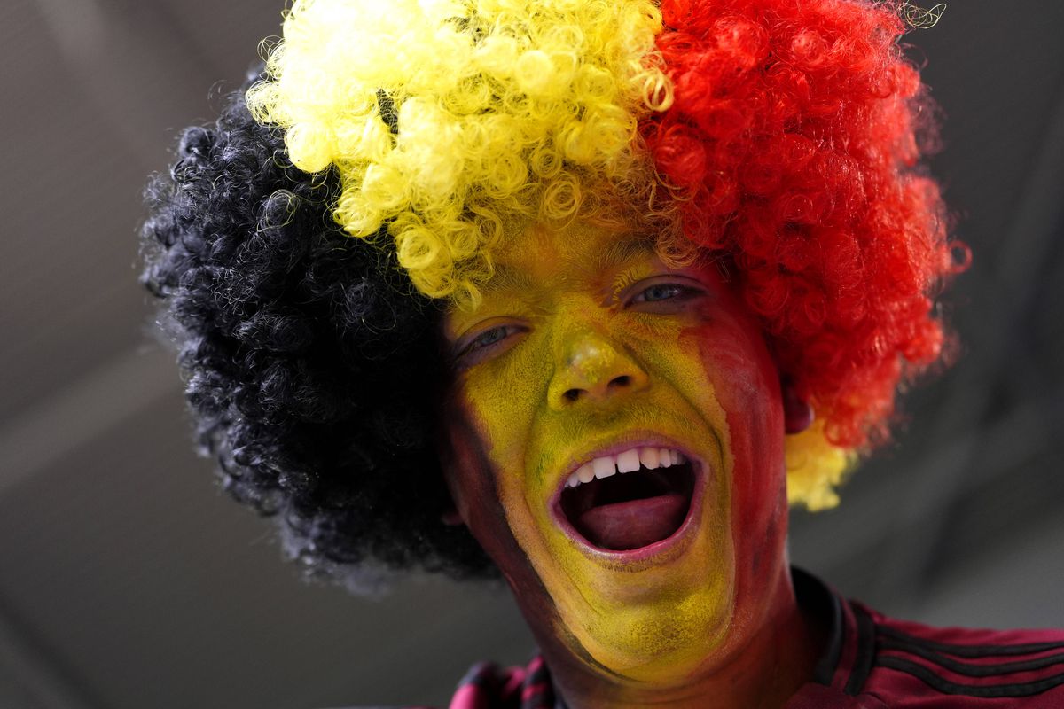 Cele mai tari imagini din tribunele stadionului din Dusseldorf, locul de desfășurare al Franța - Belgia