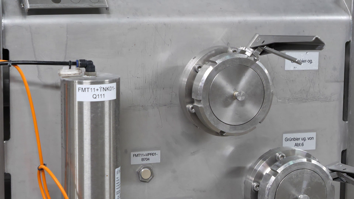 Noroc, România! GSP.ro a vizitat cea mai veche fabrică de bere din lume, lângă München. Produce din anul 1040!