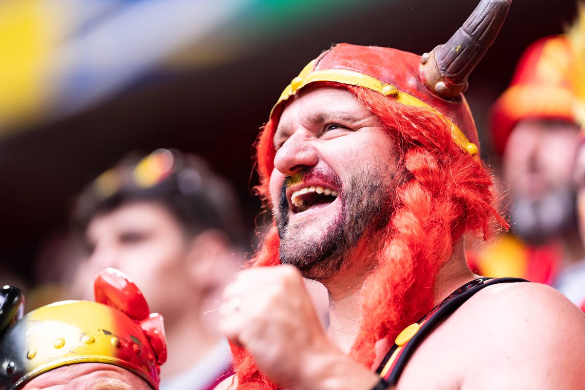 Cele mai tari imagini din tribunele stadionului din Dusseldorf, locul de desfășurare al Franța - Belgia