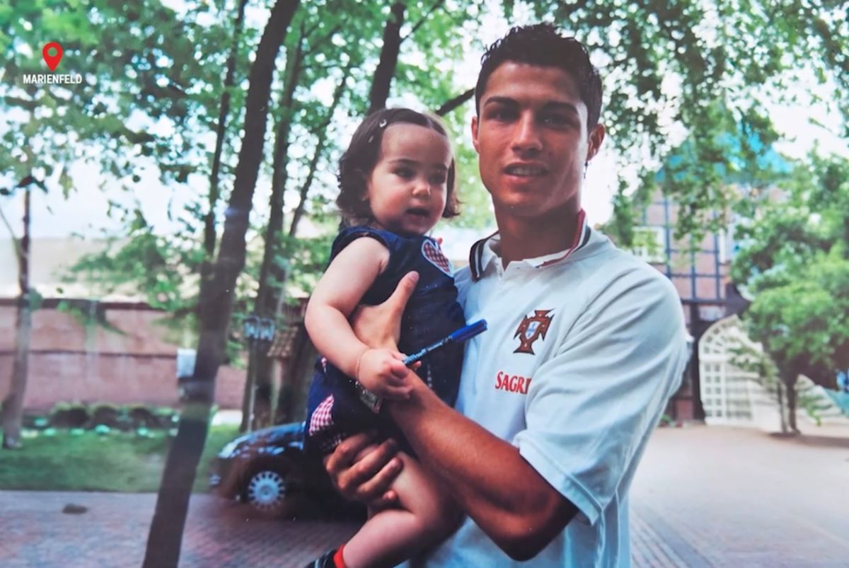 Oh, Carolina! Povestea emoționantă a fanei lui Cristiano Ronaldo care visează să-și revadă idolul după 18 ani!