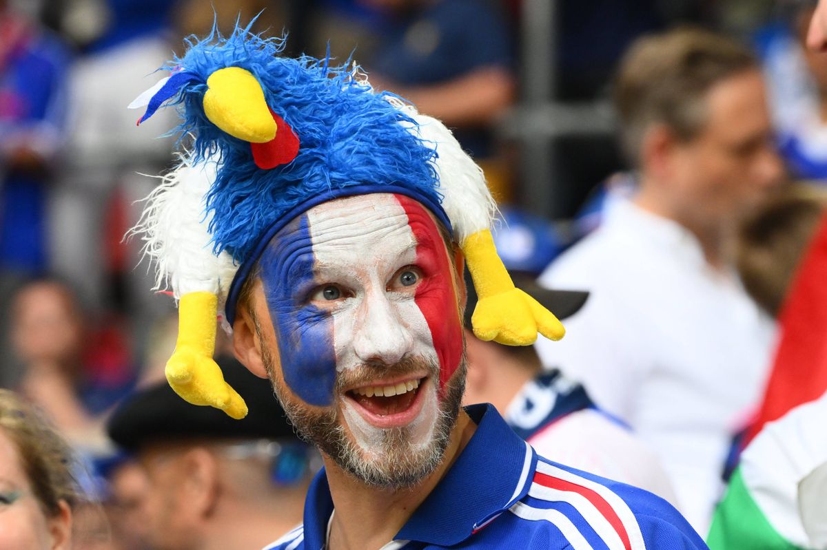 Cele mai tari imagini din tribunele stadionului din Dusseldorf, locul de desfășurare al Franța - Belgia