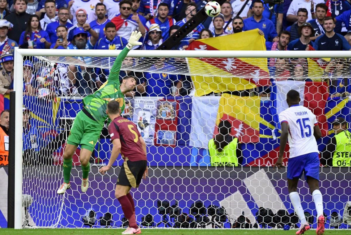 Kevin de Bruyne nu și-a dat seama că e filmat! Cuvântul rostit în spatele jurnaliștilor, după eliminarea de la Euro 2024