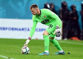 Portarul cu care Dinamo a promovat a semnat cu campioana din Europa