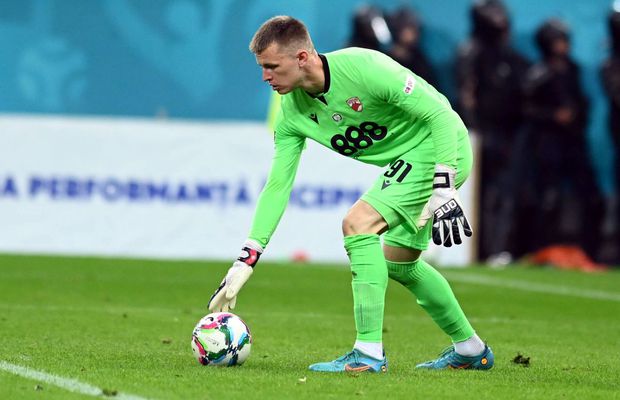 Portarul cu care Dinamo a promovat a semnat cu campioana din Europa