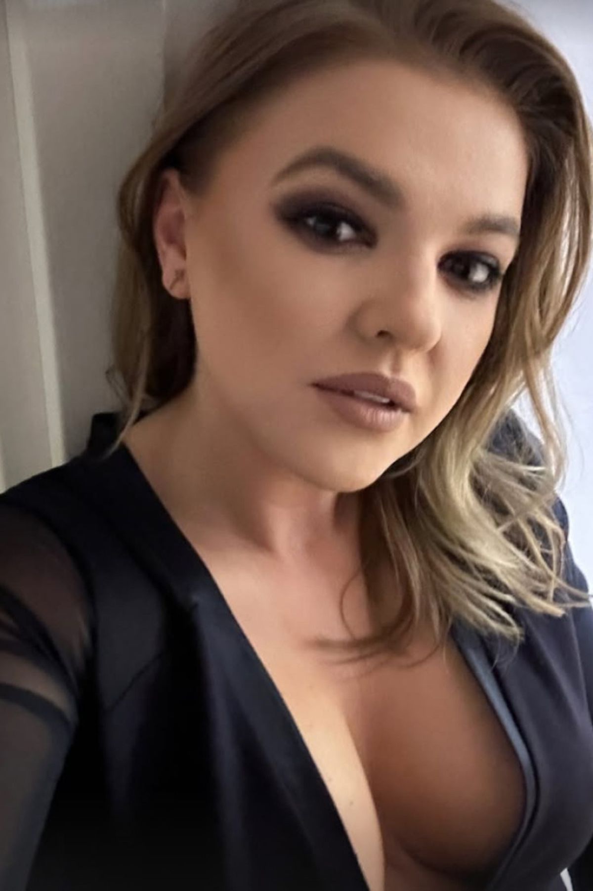 Detalii șocante din divorțul fostului internațional român: „S-a legat cu pungă la cap să se sugrume” » Soția a cerut ordin de protecție: „Dacă ar intra în casă probabil că m-ar lovi”