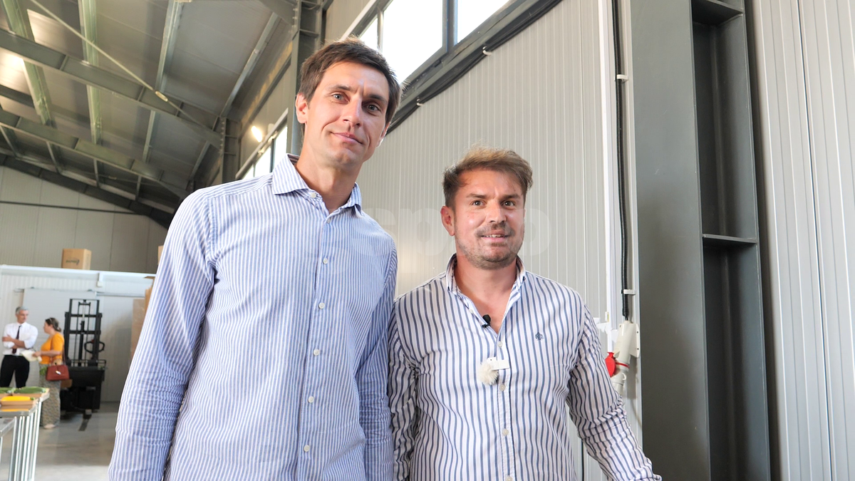 „Din 2020 sunt agricultor” » Ciprian Tătărușanu a lăsat fotbalul pentru dovlecei, zucchini și vinete bio! Fostul portar și-a prezentat afacerea: „Așa trebuie să fie leguma perfectă”