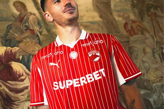Dinamo și-a prezentat echipamentul Puma pentru sezonul viitor. FOTO: Facebook @Dinamo Bucuresti