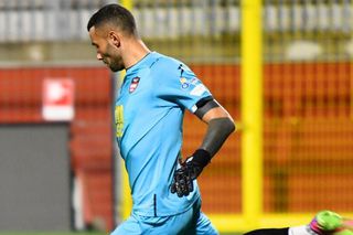 Jucătorul român a rămas liber și așteaptă oferte » Ar semna și pentru un salariu de 100.000 de euro pe an!