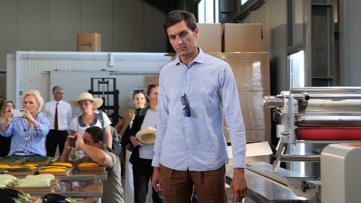 Ciprian Tătărușanu - „Din Grădina Noastră BIO”, din comuna Conțești