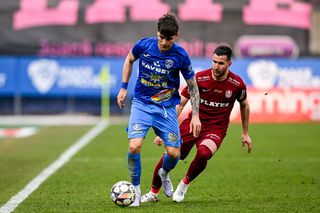 Semnează la câteva ore după ce a reziliat cu Hermannstadt