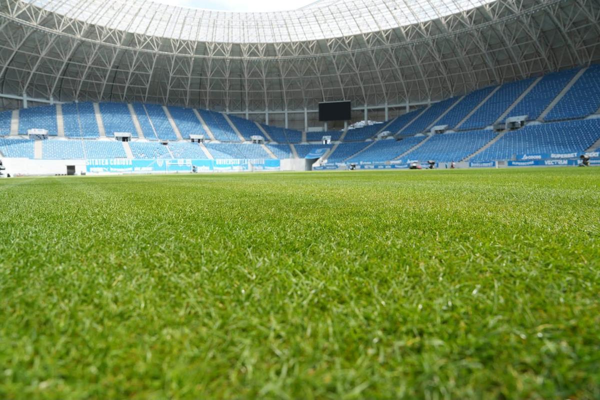 Gazon de Liga Campionilor la Craiova! Imagini cu noua suprafață de joc din Bănie