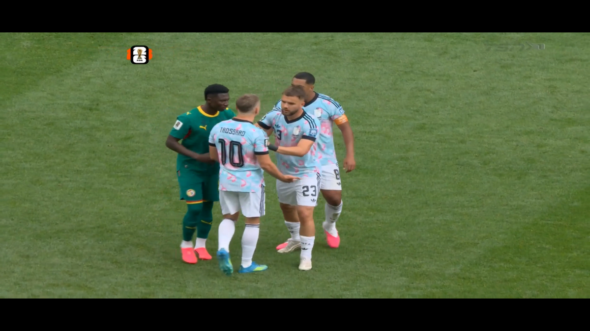 Scene incredibile în Belgia - Senegal » Coechipierii au sărit la bătaie