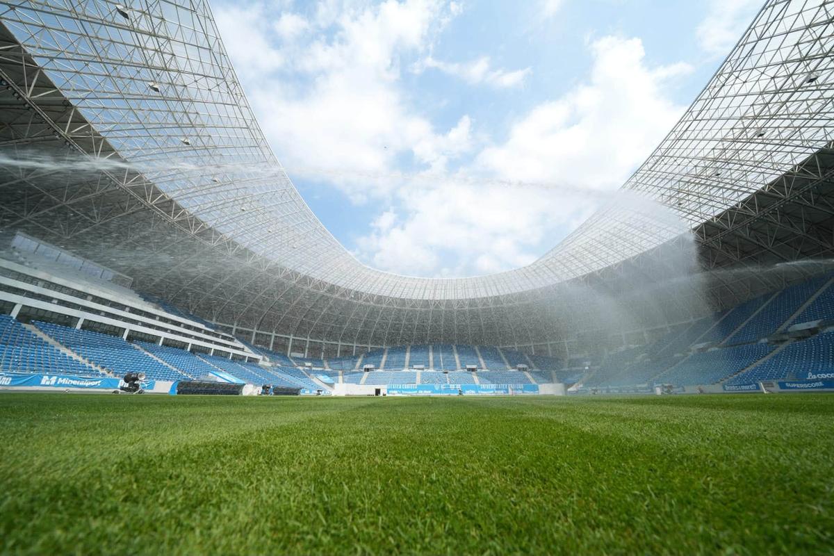 Gazon de Liga Campionilor la Craiova! Imagini cu noua suprafață de joc din Bănie