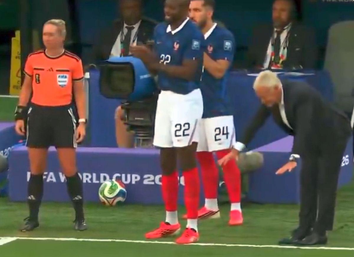 Imaginile Mondialului: gestul suprem făcut de Didier Deschamps în fața lui Mbappe, la schimbare!