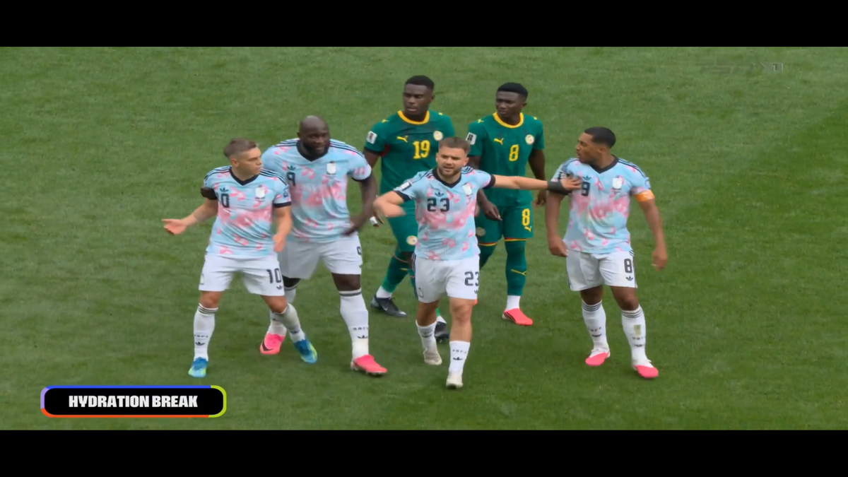 Scene incredibile în Belgia - Senegal » Coechipierii au sărit la bătaie