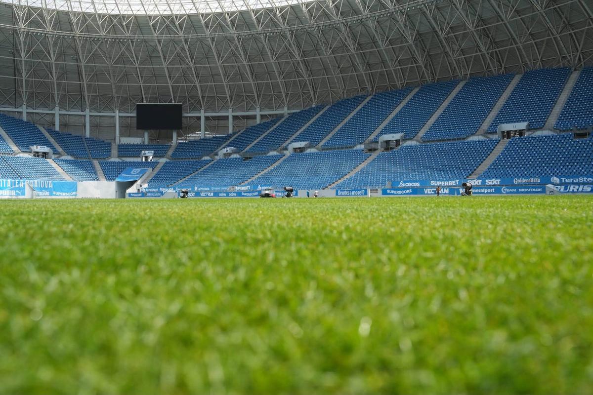Gazon de Liga Campionilor la Craiova! Imagini cu noua suprafață de joc din Bănie