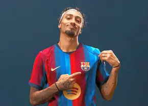 FC Barcelona și-a prezentat noul echipament. „Inspirat de fațada noului stadion renovat”