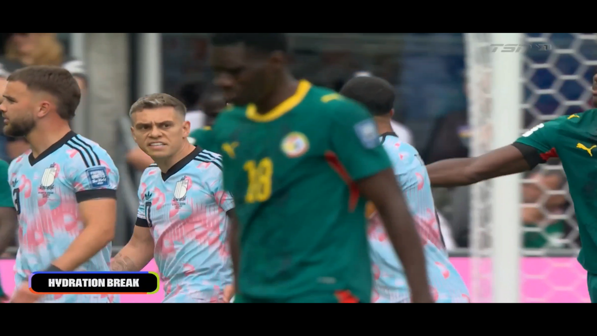 Scene incredibile în Belgia - Senegal » Coechipierii au sărit la bătaie