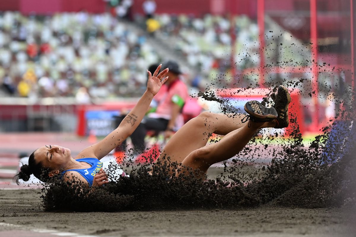 Cum au trăit Florentina Iușco și Alina Rotaru calificările de la săritura în lungime: „Măcar copilașul meu să fie mândru de mine pentru că știu că o să fim criticate” vs. „Mi-a lipsit cred un pic de noroc!”