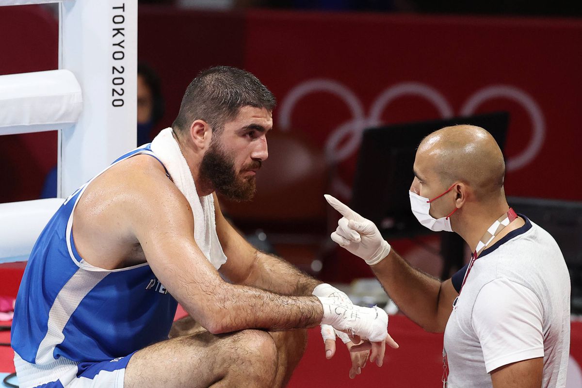 Scandal la Jocurile Olimpice » Era sigur de victorie, dar a fost descalificat! La final a făcut haos în ring