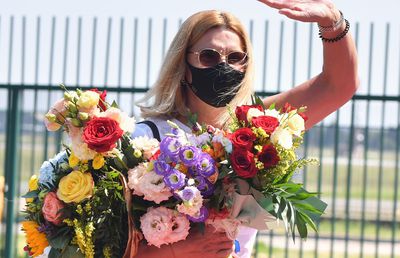 Medaliații olimpici de la canotaj s-au întors în România! Ministrul Novak nu a venit + Lipă s-a luat de ministrul Transporturilor