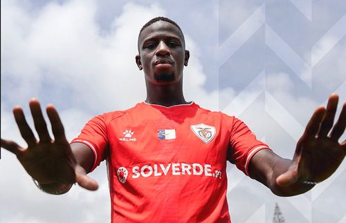 Atacantul francez Hamidou Keyta (26 de ani), golgeterul lui FC Botoșani din sezonul trecut, a semnat un contract valabil două sezoane cu Santa Clara, din prima ligă portugheză.